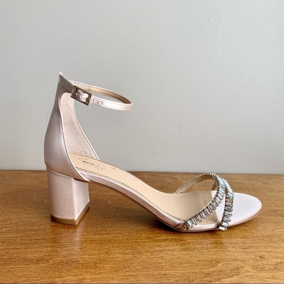 Jewel BADGLEY MISCHKA Joanne Ankle Strappy Block Low Heel Satin Open Toe - Picture 12 of 16